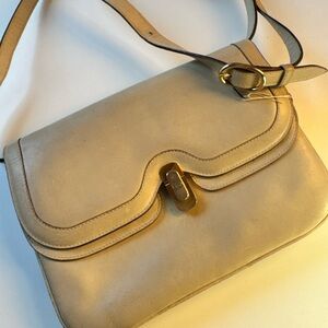 Vintage Gucci Elegant Cream Leather Shoulder Bag